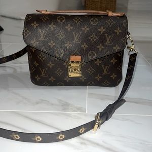 Louis Vuitton Pochette Metis